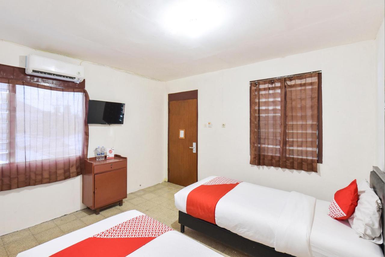 Oyo 348 Hotel Dieng Permai Yogyakarta Exterior foto